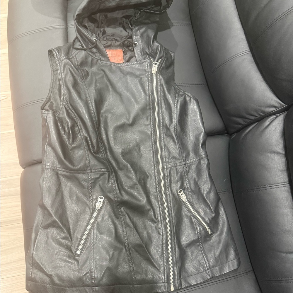 Miss London Black Sleeveless Jacket